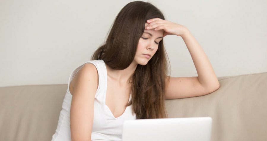 Napięciowy ból głowy – co robić? Przyczyny i leczenie bólów napięciowych