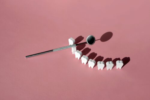 Nowoczesne metody prostowania zębów – nie tylko aparaty stałe